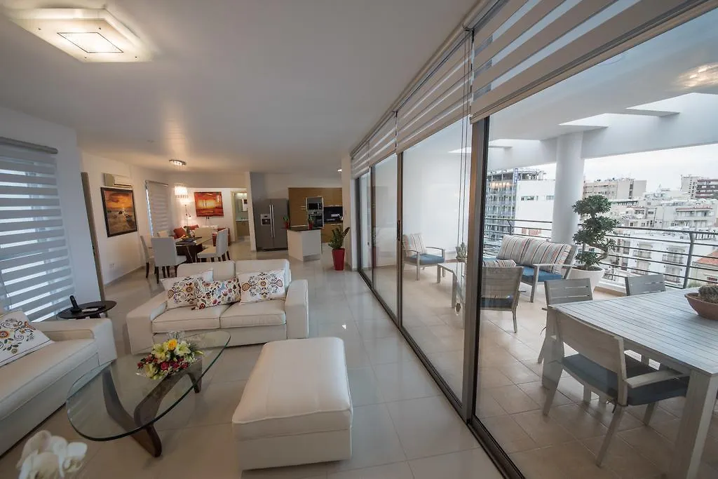 Apartament Skylight Megaron Larnaca Cypr