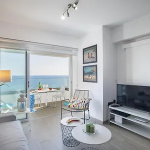 Mackenzie Zoe Seafront Apartment Larnaca